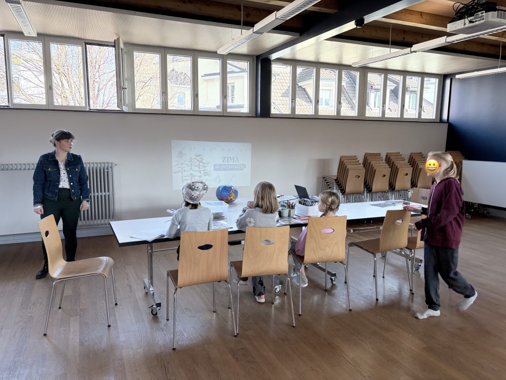 Polskie dzieci podczas zajęć w Klubiku Orzełki Luzern