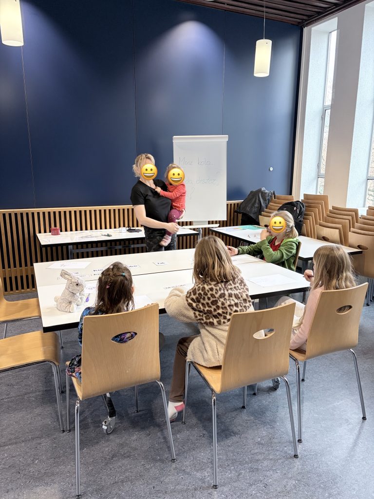 Polskie dzieci podczas zajęć w Klubiku Orzełki Luzern