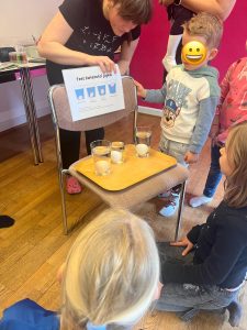 Polskie dzieci podczas zajęć w Klubiku Orzełki Luzern