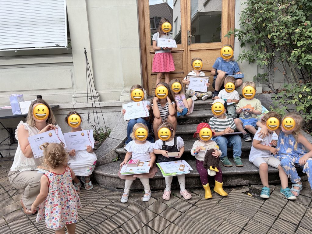 Polskie dzieci podczas zajęć w Klubiku Orzełki Luzern
